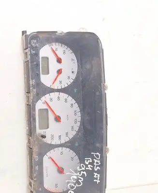 Volkswagen PASSAT B3 Speedometer (instrument cluster) 53923262