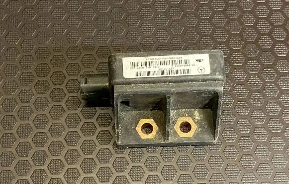 Mercedes-Benz ML W163 ESP acceleration yaw rate sensor A0025429418 10098001141