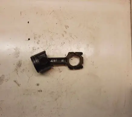 Opel Zafira B Piston with connecting rod 082214