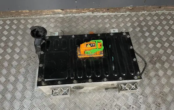 Renault Clio V Hybrid / electric car battery 295102852R 295F03455R