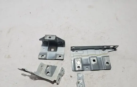 Dacia Sandero III Fender mounting bracket 651416878R