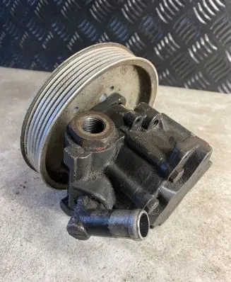 Audi A6 S6 C5 4B Power steering pump 059145255
