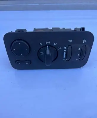 Chrysler Voyager Light switch 2108032