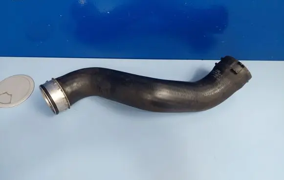 Audi A4 S4 B7 8E 8H Intercooler hose/pipe 8E0145737F