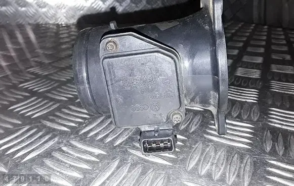 Audi A3 S3 8L Mass air flow meter 058133471