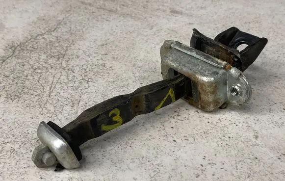 Skoda Octavia Mk2 (1Z) Rear door check strap stopper 