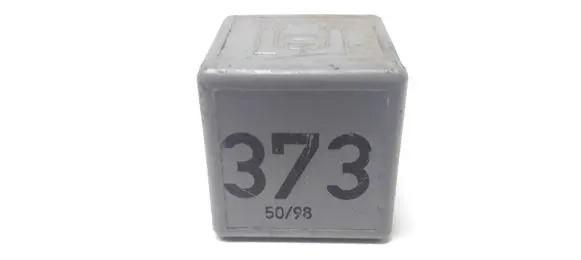 Volkswagen PASSAT B5 Other relay 8D0951253A