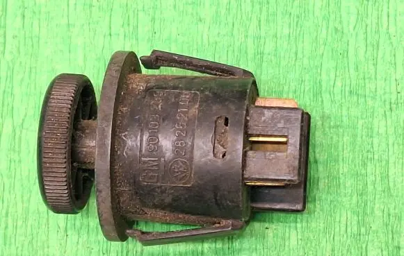 Opel Ascona C Interior fan control switch 90103289 28252100