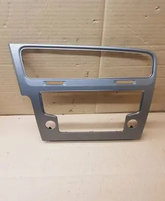 Radio/GPS head unit trim