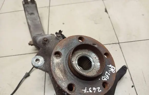 BMW X5 E70 Front wheel hub spindle knuckle