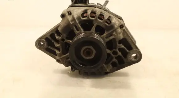 Hyundai i30 Generator/alternator 373002B101