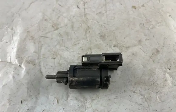 Audi A4 S4 B7 8E 8H Brake pedal sensor switch 3B0945511C
