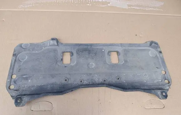 Volkswagen Touareg III Front underbody cover/under tray 4M4804033