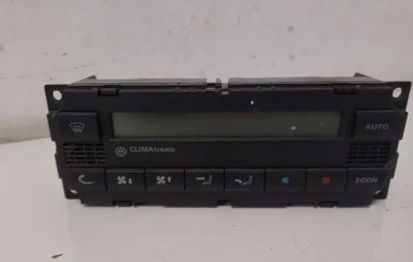 Volkswagen PASSAT B5.5 Climate control unit