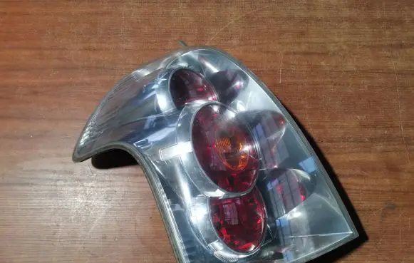 Toyota Corolla Verso AR10 Rear/tail lights E410173