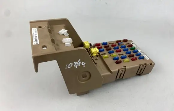 Subaru Impreza III Fuse module 82201FG010