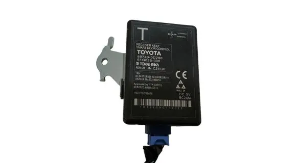 Toyota Yaris Door control unit/module 897400D280 61G036000