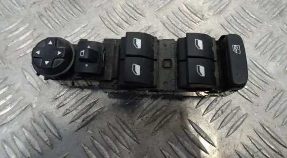Opel Grandland X Electric window control switch 9678828ZD