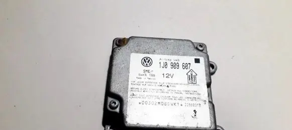 Volkswagen PASSAT B5 Airbag control unit/module 1j0909607 5wk4199