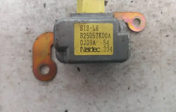 Mazda 323 F Airbag deployment crash/impact sensor B25D57KD0A 0J09A B25D57KU