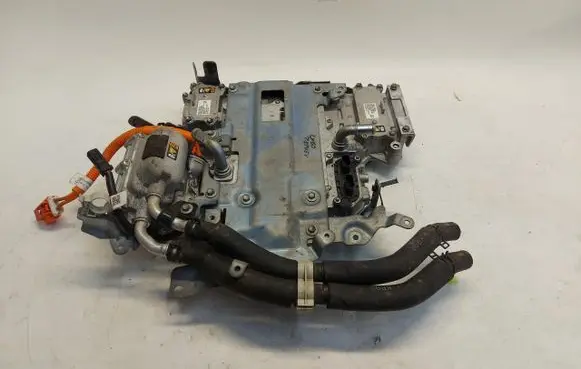 Voltage converter inverter