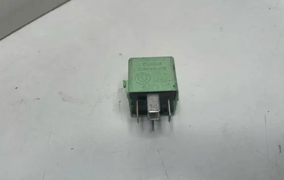BMW X5 E53 Other relay 8373700 6136 V23134A593412