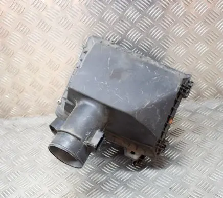 Opel Vivaro Air filter box 165009078R 93451661