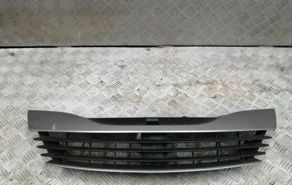 Renault Laguna II Front grill 820001258