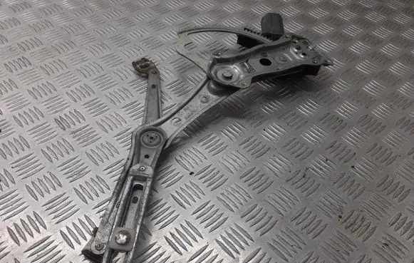 Mercedes-Benz E W210 Front door window regulator with motor 0130821709