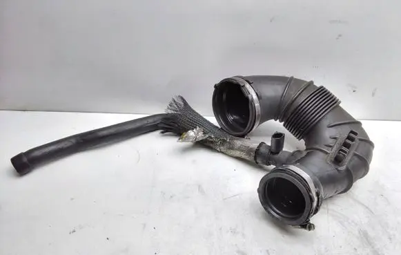 Mercedes-Benz C W204 Turbo air intake inlet pipe/hose A6510900337 A6510940797
