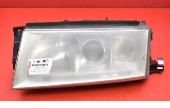 Skoda Octavia Mk1 (1U) Headlight/headlamp 1U1941015G