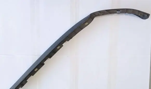 Front bumper lip