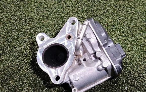 Renault Master III EGR valve 147103921R H8201353607