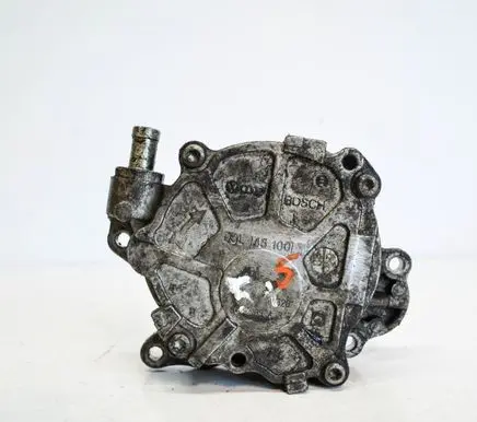 Volkswagen Golf VI Vacuum pump 03L145100