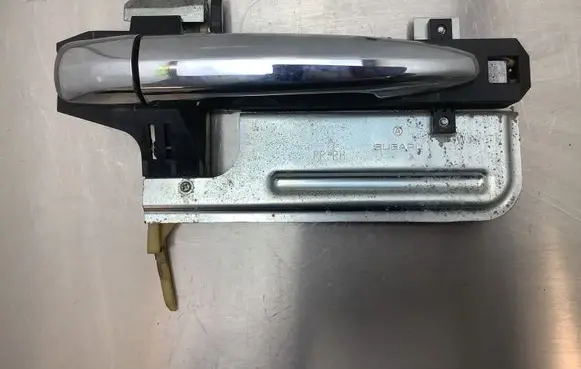 Subaru Tribeca Front door exterior handle 
