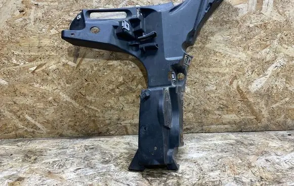 Front bumper mounting bracket
