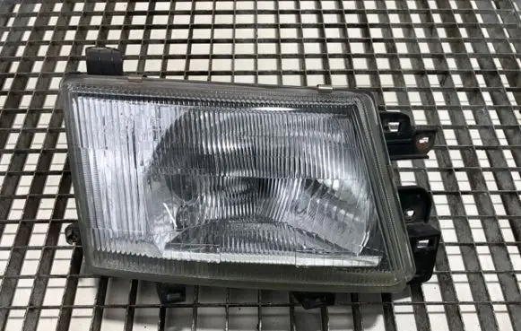Subaru Forester SF Headlight/headlamp