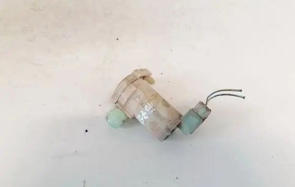 Nissan X-Trail T30 Windscreen/windshield washer pump 2224616a