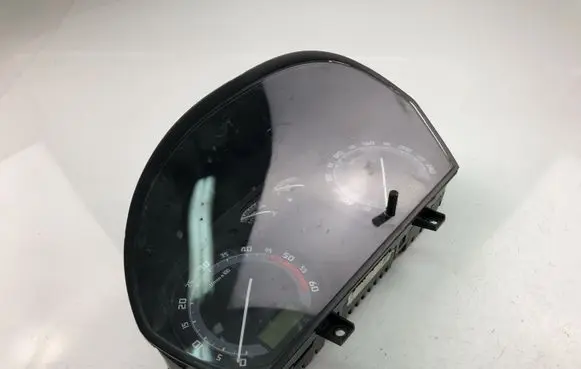 Skoda Fabia Mk1 (6Y) Speedometer (instrument cluster) 6Y0920881E