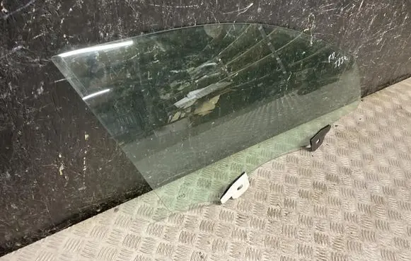 Opel Astra L Front door window glass four-door