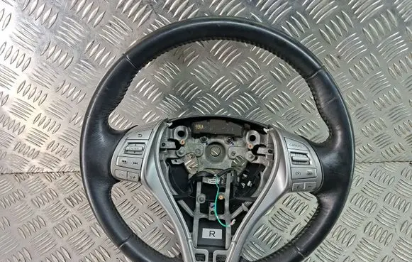Nissan X-Trail T32 Steering wheel 920A