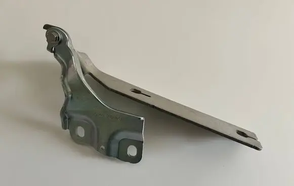 Audi A3 8Y Engine bonnet/hood hinges 8Y0823301B