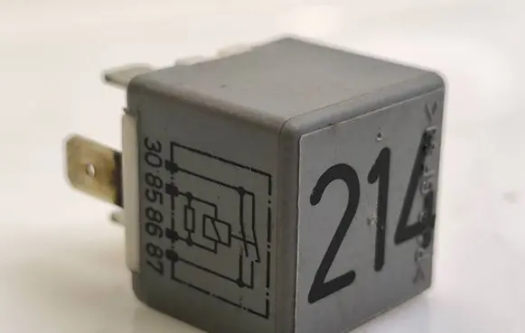Audi A4 S4 B5 8D Other relay 443951253K