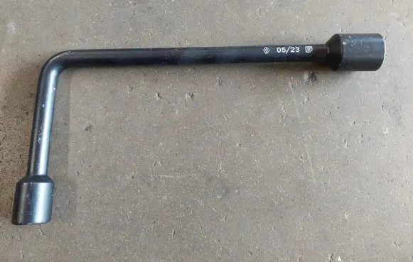 Renault Master III Wheel nut wrench 