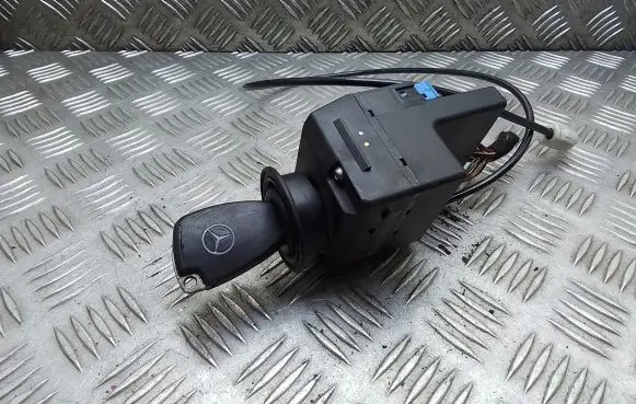 Mercedes-Benz C W203 Ignition lock 2035450508 33002105 33002106