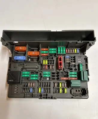 BMW X1 E84 Fuse module 10688710