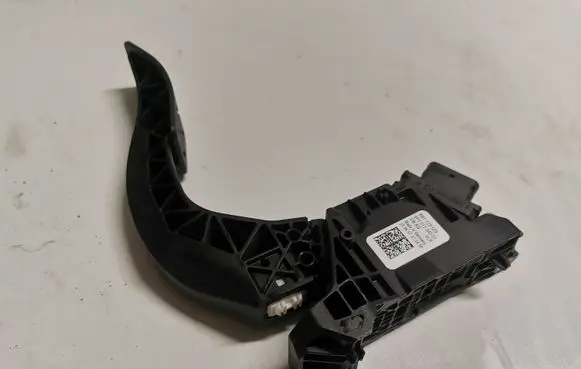 Audi Q5 SQ5 Accelerator throttle pedal 8W1723523