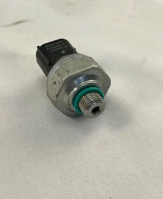 BMW 4 F36 Gran coupe Air conditioning (A/C) pressure sensor 932365801 24055910 64539323658