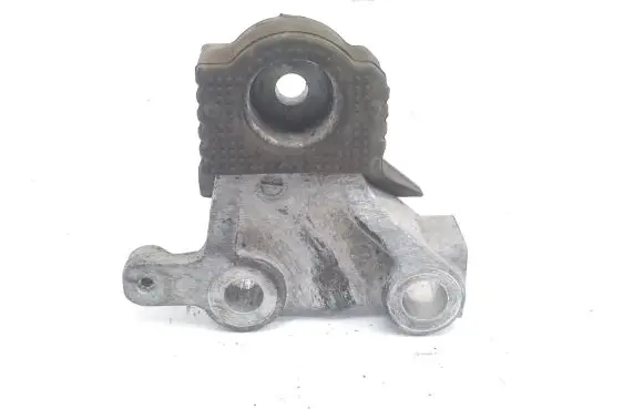 Toyota Prius (XW30) Engine mounting bracket