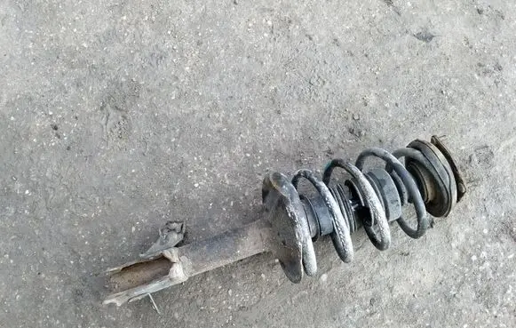 Nissan Almera N16 Front shock absorber/damper